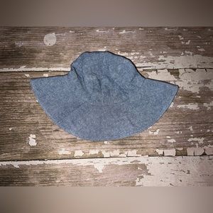 Old Navy baby sun hat 0-6 months infant summer beach shade hat blue chambray